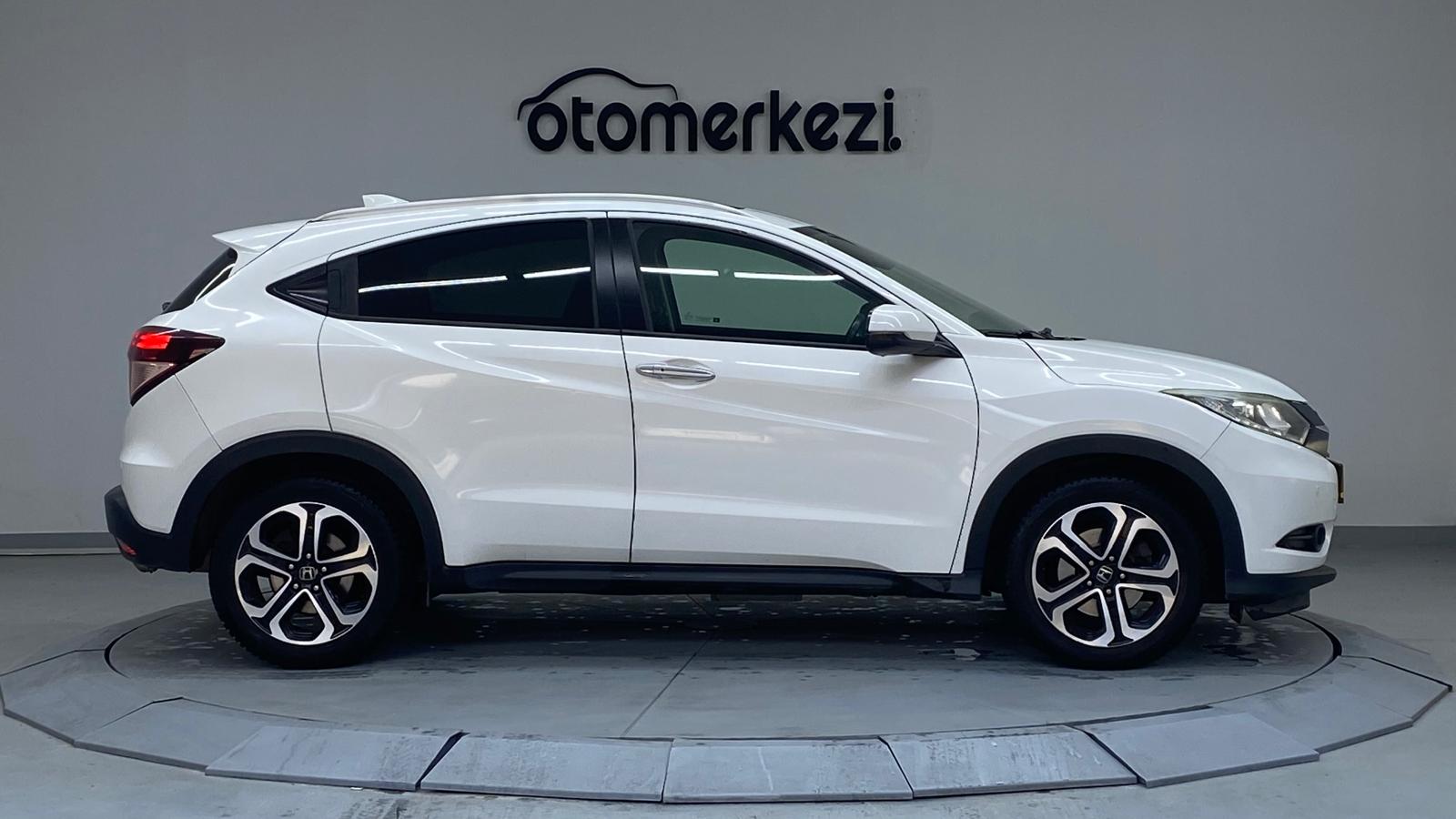 HONDA HR-V 9